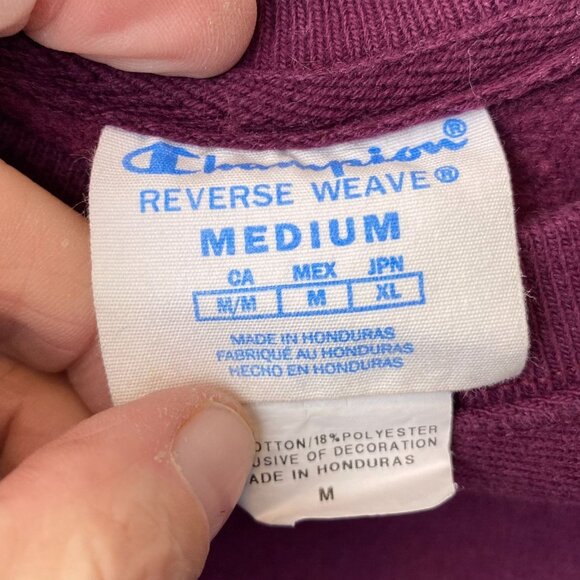 Champion Women's Reverse Weave Sweatshirt Medium Burgundy Vintage Pullover Casua - Picture 3 of 7